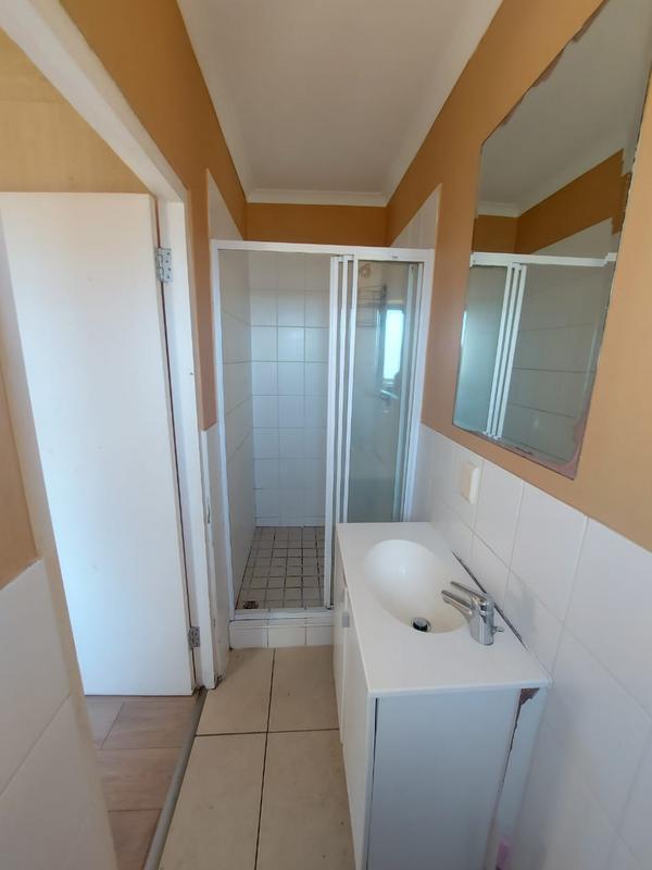 To Let 2 Bedroom Property for Rent in Royal Ascot Western Cape